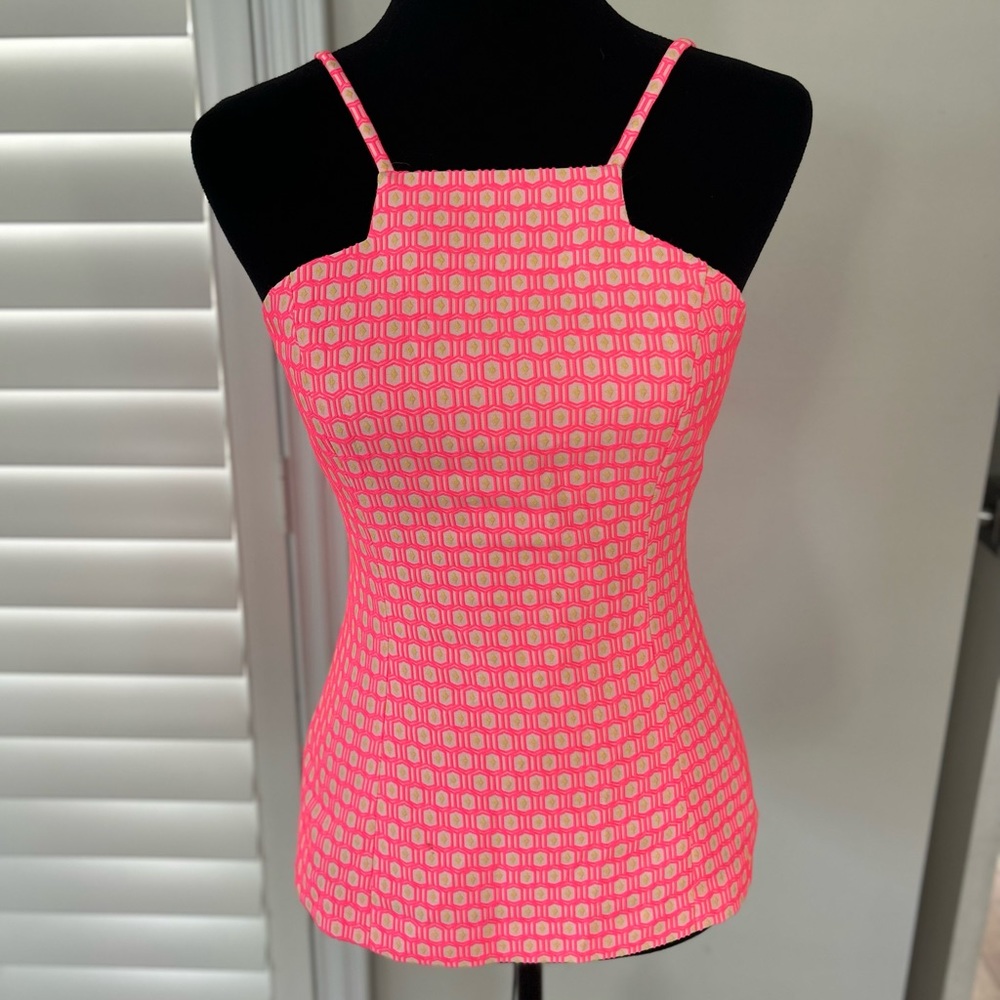 NWOT LILLY PULTIZER TOP PERFECT FOR SUMMER WITH ITS BRIGHT COLORS ☀️